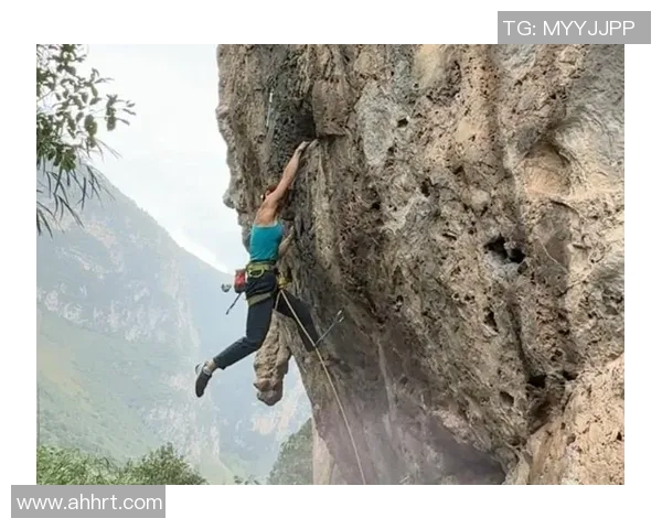 南京攀岩队的奋斗与突破:一段激情与坚持交织的攀岩纪实之旅 南京攀岩队的奋斗与突破:一段激情与坚持交织的攀岩纪实之旅