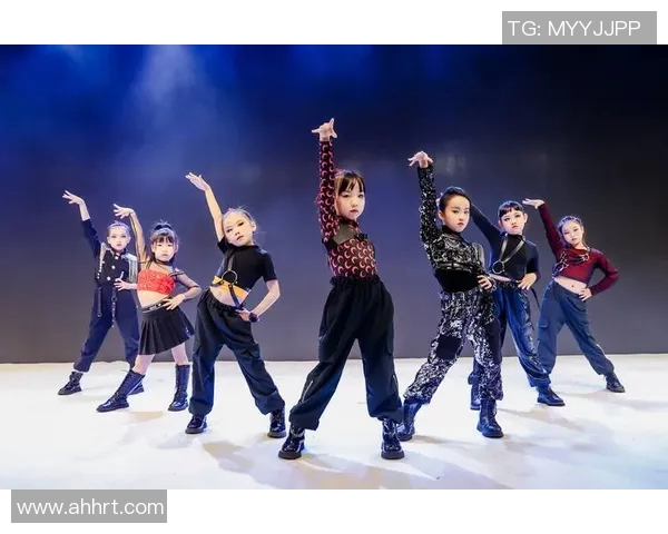 杨丽独家分享街舞心得与技巧助你舞出自我风格与自信 杨丽独家分享街舞心得与技巧助你舞出自我风格与自信